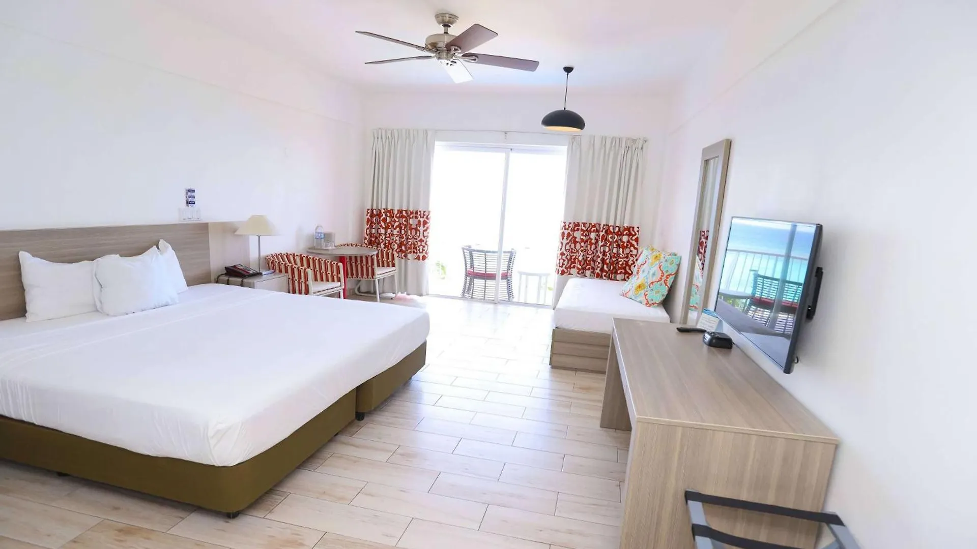 Grand Decameron Cornwall Beach, A Trademark All-Inclusive Resort 4*, Montego Bay Jamaica