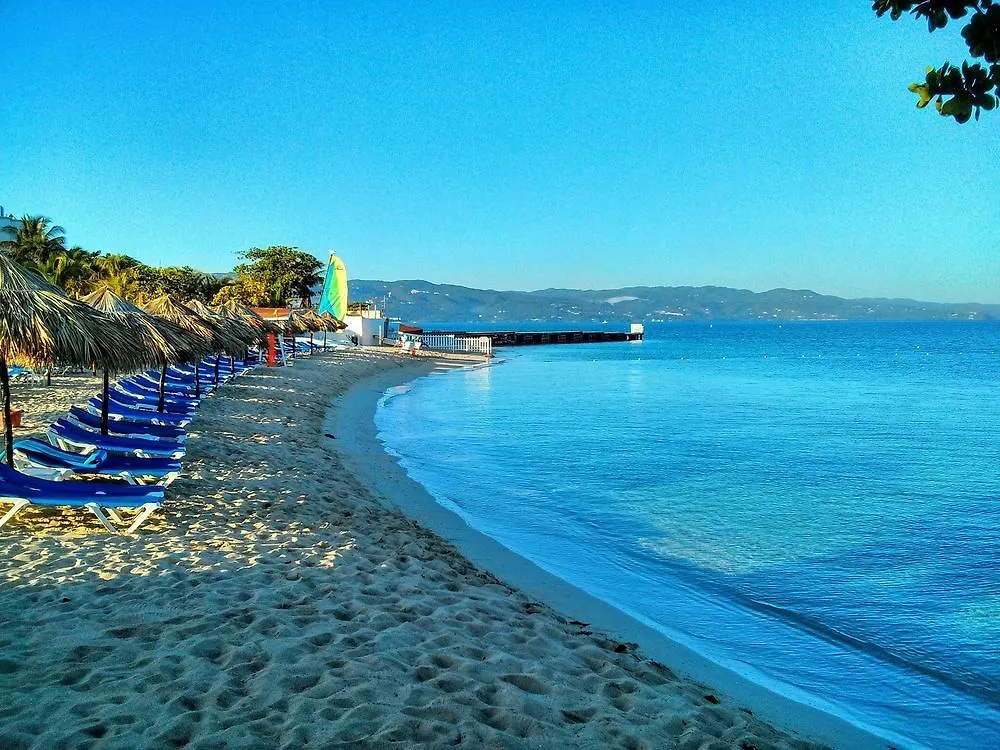 Grand Decameron Cornwall Beach, A Trademark All-Inclusive Resort 4*, Montego Bay Jamaica