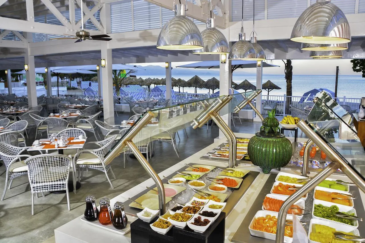 Grand Decameron Cornwall Beach, A Trademark All-Inclusive Resort Jamaica