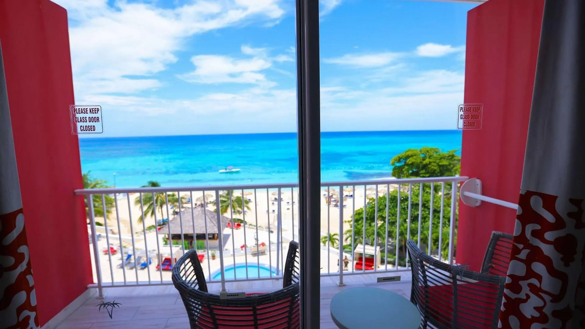 Grand Decameron Cornwall Beach, A Trademark All-Inclusive Resort Μοντέγκο Μπέυ 4*,