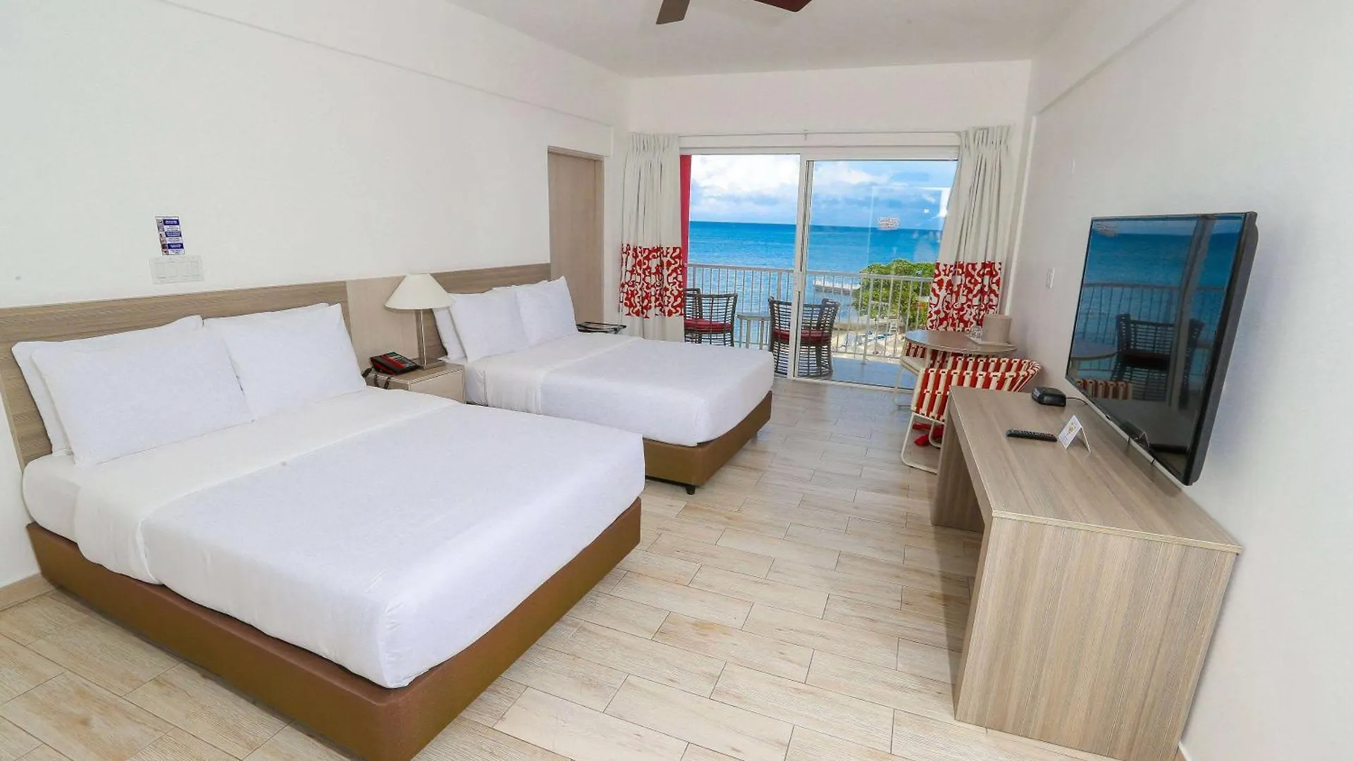 Grand Decameron Cornwall Beach, A Trademark All-Inclusive Resort Μοντέγκο Μπέυ