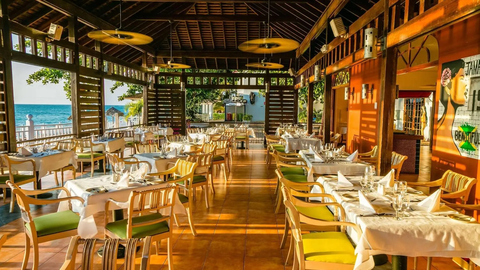 Grand Decameron Cornwall Beach, A Trademark All-Inclusive Resort Μοντέγκο Μπέυ