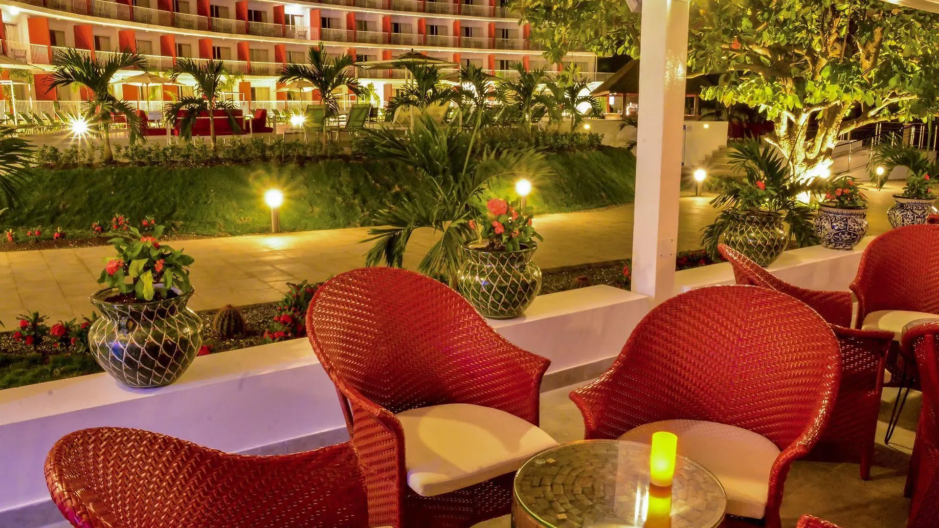 Grand Decameron Cornwall Beach, A Trademark All-Inclusive Resort Μοντέγκο Μπέυ