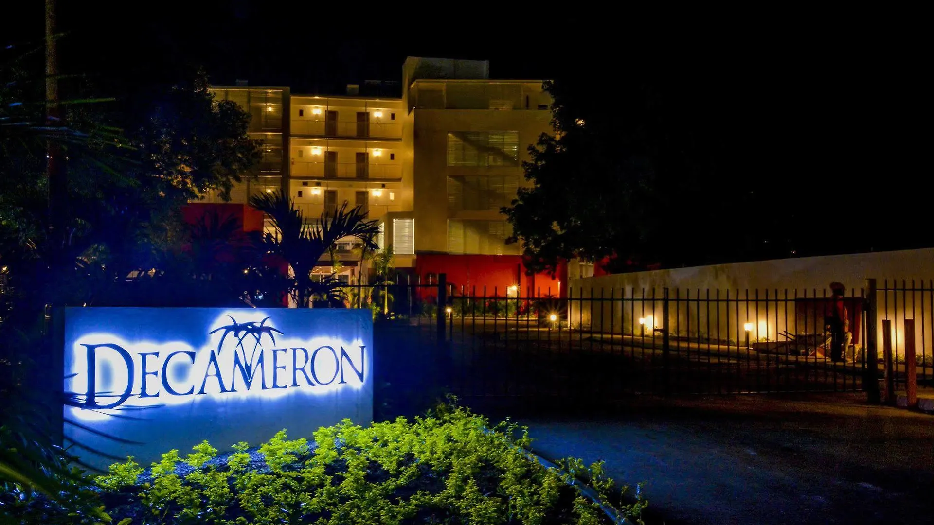 Grand Decameron Cornwall Beach, A Trademark All-Inclusive Resort Бухта Монтего
